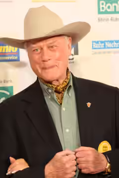Larry Hagman auf der Kinderlachen Gala am 27.11.2010 in Berlin