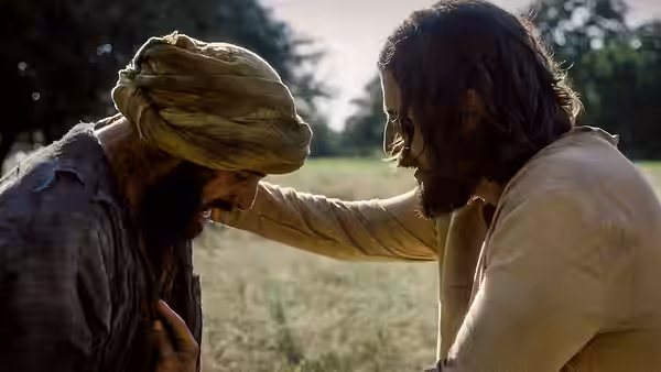 Jesus (Jonathan Roumie) heals the leper (Stephen Hailo) in episode 6 of The Chosen (2019)