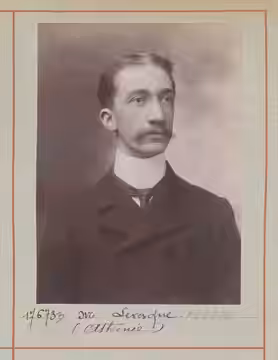 Sujet : Portraits de studio -- 20e siècle Langue : français
