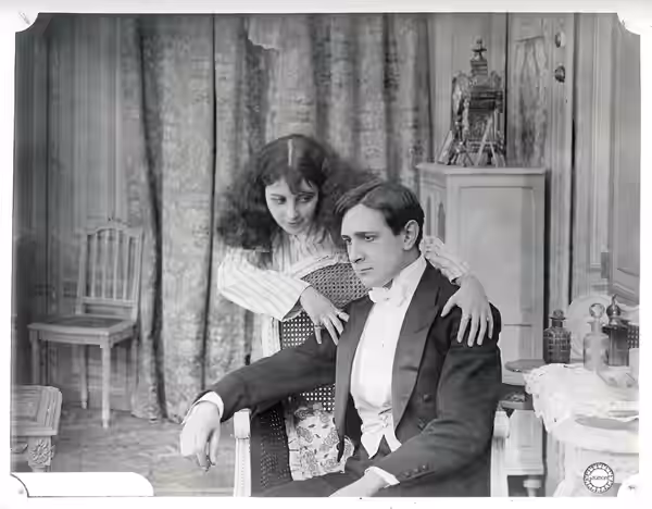 Photographie originale du film Le Calvaire réalisé par Louis Feuillade, production établissements Léon Gaumont / Cat. 4705, 1914. Tirage argentique d'époque sur