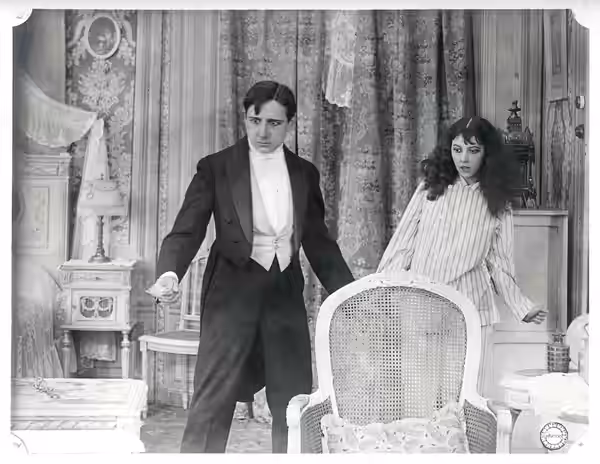 Photographie originale du film Le Calvaire réalisé par Louis Feuillade, production établissements Léon Gaumont / Cat. 4705, 1914. Tirage argentique d'époque sur