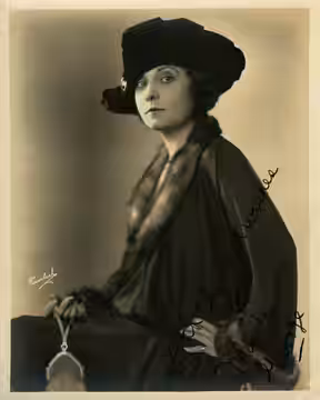 Portrait of American actress Maude George (1888–1963) by American photographer Jack Freulich.