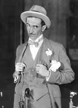 Promotional photograph of Osgood Perkins as Walter Burns in the 1928 Broadway production of The Front Page