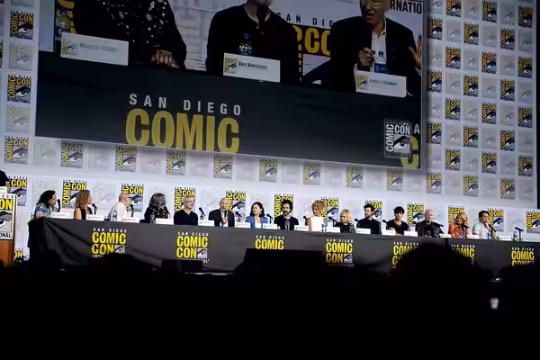 Kirsten Beyer, Heather Kadin, Akiva Goldsman, Michael Chabon, Alex Kurtzman, Patrick Stewart, Isa Briones, Santiago Cabrera, Michelle Hurd, Alison Pill, Harry T (2019)