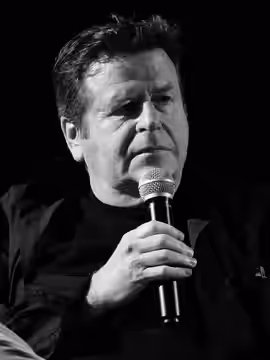 réalisateur et acteur du film "le Domaine" lors de Reims Polar 2025.
