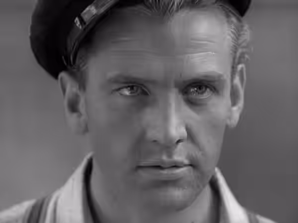 Massimo Girotti in una scena del film italiano Ossessione (1943)