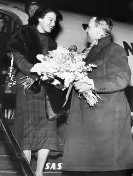 Ava Gardner 1955-02-21 at Kastrup Airport CPH, Copenhagen