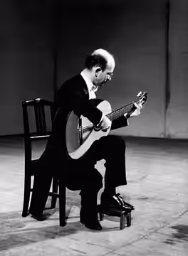 Narciso Yepes in concert at Teatro Colón of Buenos Aires (1962)