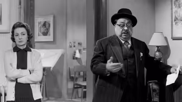 Screenshot dal film Totò, Fabrizi e i giovani d'oggi (1961) estratto personalmente (1960)