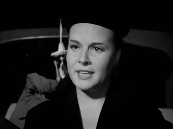 Franca Marzi in una scena del film italiano La paura fa 90 (1951)