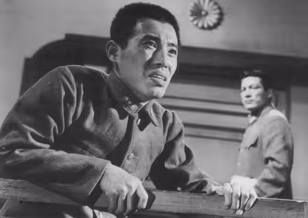 Isao Kimura and Eiji Okada in Shinku chitai (1952)