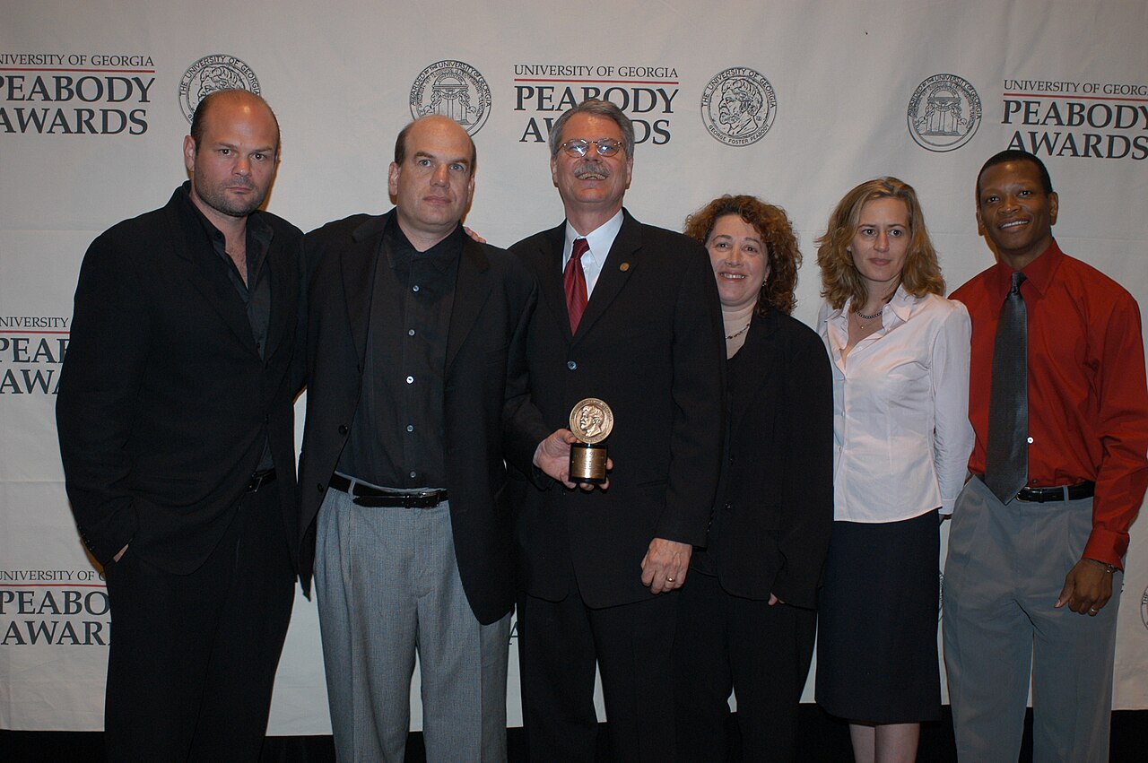 PHOTO CREDIT: ANDERS KRUSBERG / PEABODY AWARDS L to R: Chris Bauer, David Simon, Horace Newcomb, Nina K. Noble, Karen L. Thorson and Lawrence Gilliard, Jr. at t (2004)