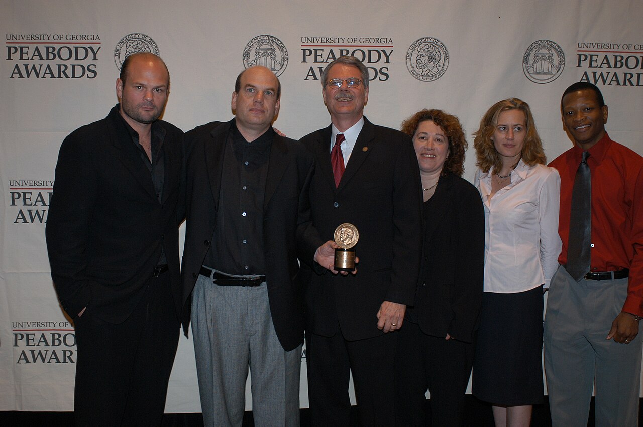 PHOTO CREDIT: ANDERS KRUSBERG / PEABODY AWARDS L to R: Chris Bauer, David Simon, Horace Newcomb, Nina K. Noble, Karen L. Thorson and Lawrence Gilliard, Jr. at t (2004)