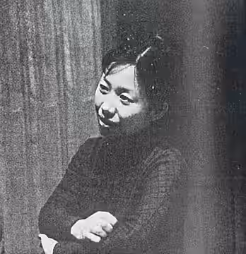 (Left) Kazuko Imai is a Japanese actress and voice actress. (Right) Kyoko Kishida Janpanese actress and voice actress. (1961)