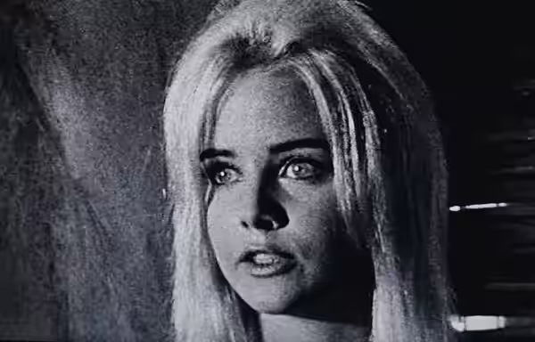 Sue Lyon : Screenshot from the trailer for the film The Night of the Iguana (1964).