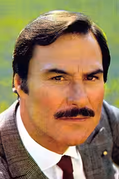 Leonardo Villar