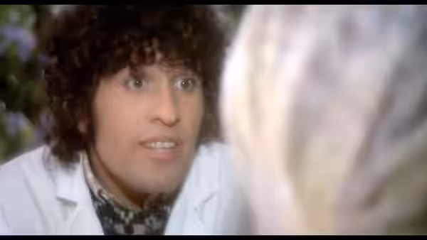 Ninetto Davoli in una scena del film italiano Appassionata (1974)
