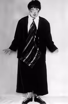 Valeska Gert. Dance pose as clown 1928. Photograph by Suse Byk