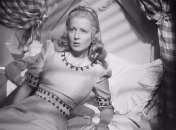 Silvana Jachino in una scena del film italiano Cenerentola e il signor Bonaventura (1941)
