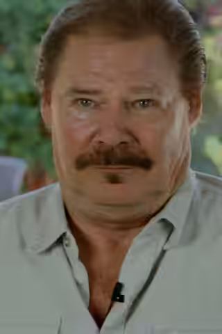Dennis Busch
