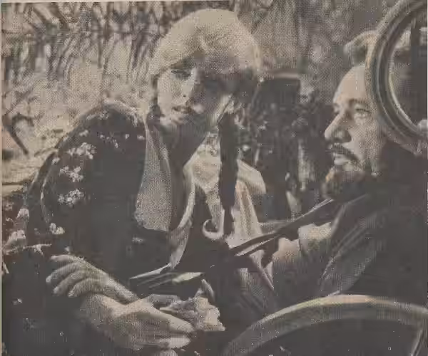 Foto Nathalie Delon &amp; Richard Burton di Majalah Varianada Edisi 84 Tahun 1972