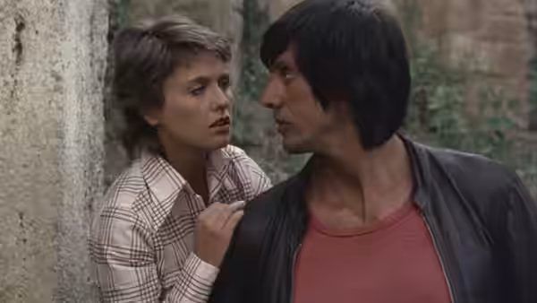 Patrizia Gori e George Eastman in una scena del film italiano Emanuelle e Françoise (1975).