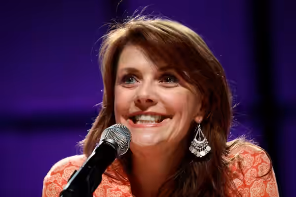 Amanda Tapping speaking at the 2013 Phoenix Comicon at the Phoenix Convention Center in Phoenix, Arizona. Please attribute to Gage Skidmore if used elsewhere.