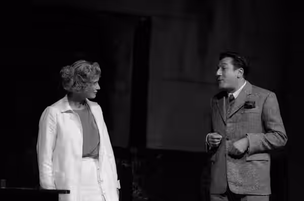 Théâtre Sorano. Le 14 Novembre 1987. Vue de Marie-Christine Barrault et de Jean-Claude Dreyfus, jouant la pièce, L'étrange intermède d'Eugène O'Neill, mis en sc