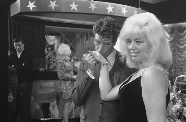 Collectie / Archief : Fotocollectie Anefo Reportage / Serie : Diana Dors in de Rudi Carrell show Beschrijving : Rudi Carrell en Diana Dors tijdens de repetitie  (1968)