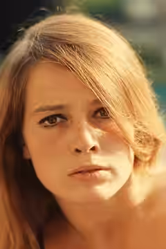 Eva Renzi