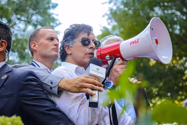 Presidente Gustavo Petro se moviliza por Palestina junto a Roger Waters (2025)