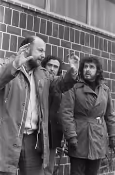 Collectie / Archief : Fotocollectie Anefo Reportage / Serie : Filmregisseur Dusan Makavejev in Amsterdam Beschrijving : De regisseur geeft uitleg Datum : 4 maar (1974)