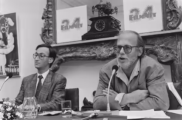 Collectie / Archief : Fotocollectie Anefo Reportage / Serie : [ onbekend ] Beschrijving : Persconferentie Filmnet; Rob Houwer (r) en Jurgen Nilsson (l) (mediadi (1986)