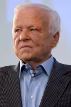 Marian Opania