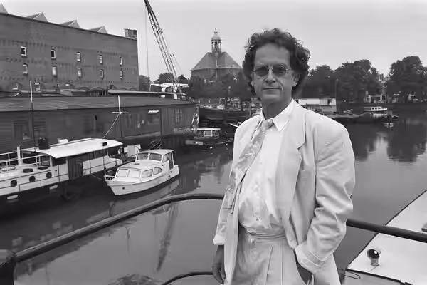 Collectie / Archief : Fotocollectie Anefo Reportage / Serie : Musicus en componist Loek Dikker Beschrijving : musici, componisten Datum : 27 juni 1989 Trefwoord