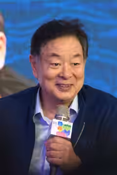 At the book recommendation event of Jiang Qu Shui He - Su Min's Anthology. Su Min was the stage name of Pu Sixun (1926-2016), Pu Cunxin's father, who was also a (2026)