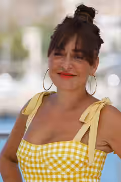 Candela Peña en la sesión fotográfica en el Muelle Uno durante el Festival de Málaga 2020 presentando la película La Boda de Rosa