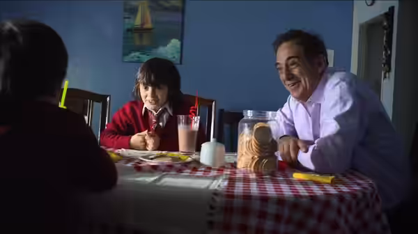 Alejandro Awada (derecha) El Mal Menor, unitario emitido por la TV Pública, Argentina (2015)