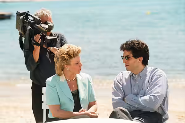 Viviane Reding presented the European Union's MEDIA Prize in Cannes to Danis Tanović