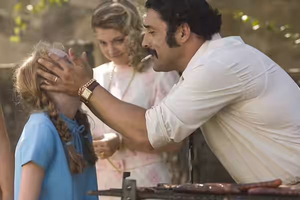 Zoé Duthion, Sophie Guillemin et Jean-Pierre Martins dans Gamines, un film d'Eleonore Faucher. (2008)