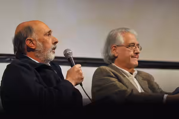 Solasaldia: Patricio Guzmán (Chileko zinemagilea) eta Paco Etxeberria (auzitegia) Coloquio: Patricio Guzmán (cineasta chileno) y Paco Etxeberria (forense)) Arga (2013)