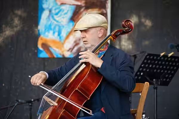 The Face of God are the Dutch cellist Ernst Reijseger and the Sardinian choir Concordu e Tenore de Orosei. Here is their performance at the INNtöne Jazzfestival (2025)