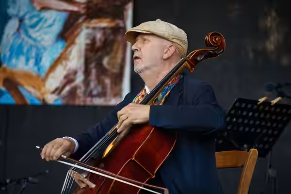 The Face of God are the Dutch cellist Ernst Reijseger and the Sardinian choir Concordu e Tenore de Orosei. Here is their performance at the INNtöne Jazzfestival (2025)