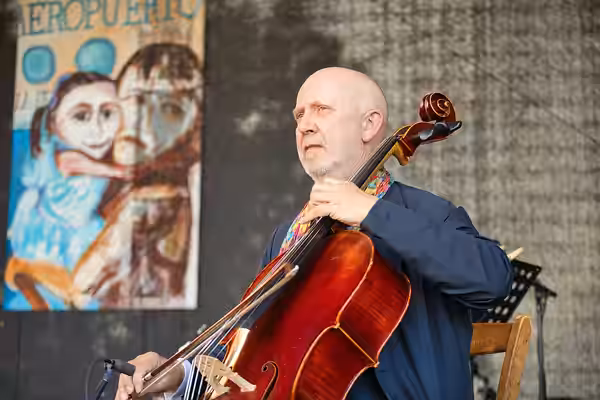 The Face of God are the Dutch cellist Ernst Reijseger and the Sardinian choir Concordu e Tenore de Orosei. Here is their performance at the INNtöne Jazzfestival (2025)