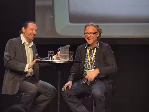 Mikal Olsen Lerøen intervjuet produsenten av Menn som hater kvinner, Søren Stærmose. (2009)