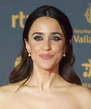 Macarena García en la alfombra roja de los Premios Goya 2024 celebrados en Valladolid