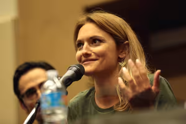 Patricia Summersett speaking with attendees at the 2017 Game On Expo at the Phoenix Convention Center in Phoenix, Arizona. Please attribute to Gage Skidmore if 