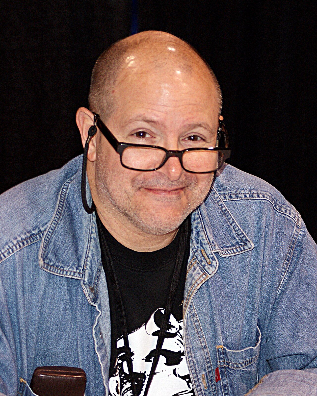 Mike Mignola, born September 16, 1960 in Berkeley, California, is an American comic book artist and writer. He is the creator of the comic book series Hellboy f (2011)