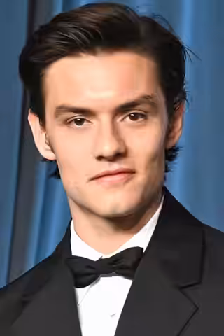 Louis Partridge