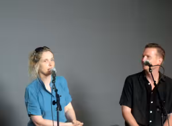 Julie Delpy At SF Apple Store promoting 2 Days in Paris (2007)
